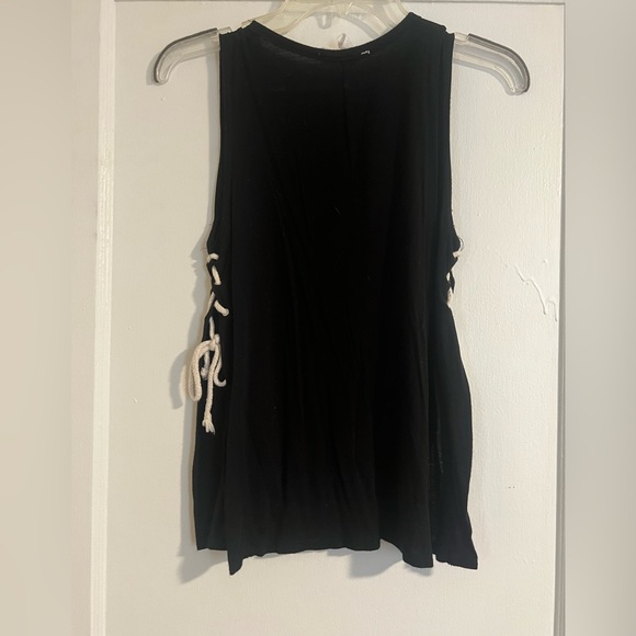 Summer top - Picture 2 of 3